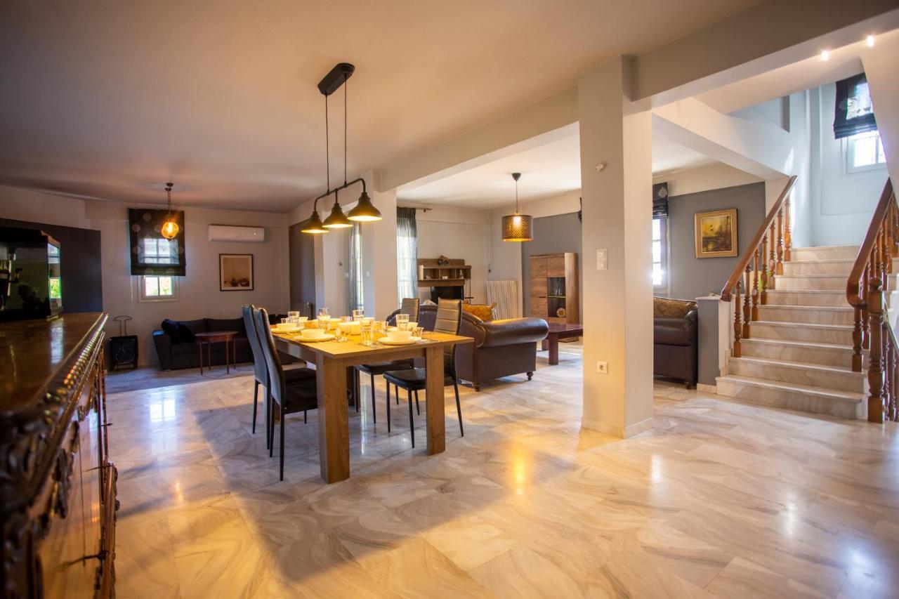 Τraditional Fully Detached Villa On A Luxurious Hillock Of Thessaloniki With Its Own Garden Also For Family & Wedding Gatherings For 10 To 25 People Only 15 Minutes From Airport 外观 照片