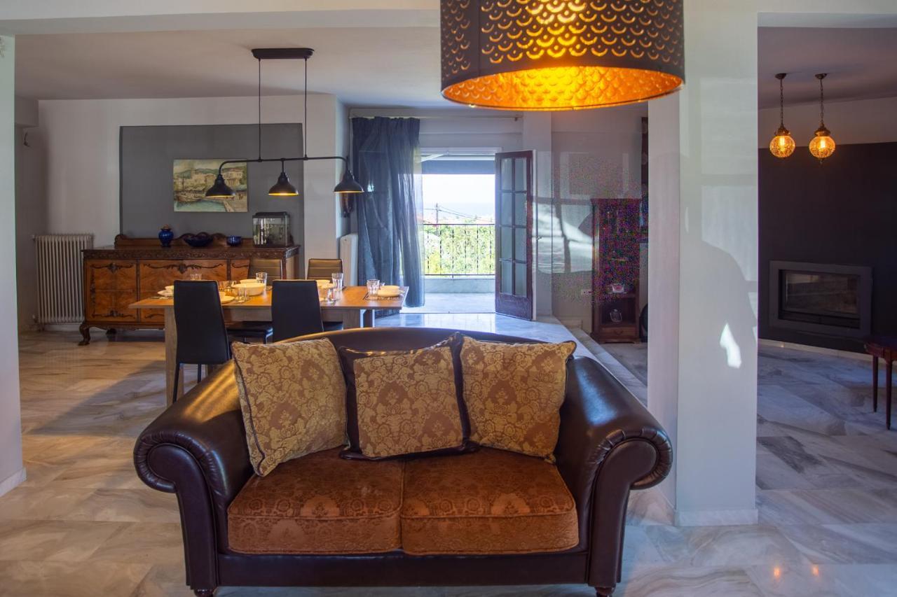 Τraditional Fully Detached Villa On A Luxurious Hillock Of Thessaloniki With Its Own Garden Also For Family & Wedding Gatherings For 10 To 25 People Only 15 Minutes From Airport 外观 照片