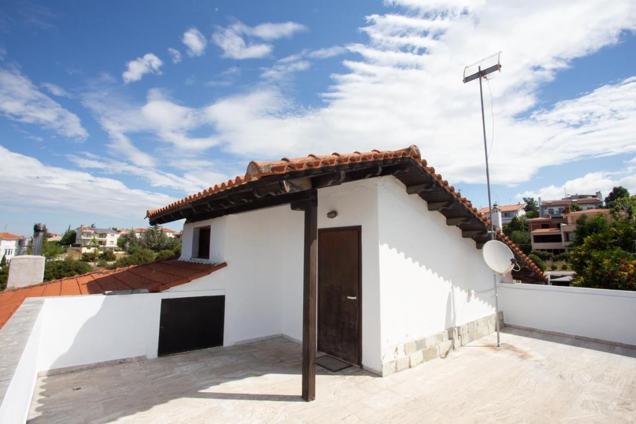 Τraditional Fully Detached Villa On A Luxurious Hillock Of Thessaloniki With Its Own Garden Also For Family & Wedding Gatherings For 10 To 25 People Only 15 Minutes From Airport 外观 照片