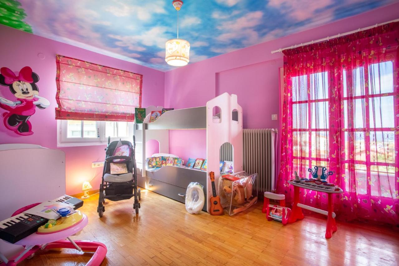 Τraditional Fully Detached Villa On A Luxurious Hillock Of Thessaloniki With Its Own Garden Also For Family & Wedding Gatherings For 10 To 25 People Only 15 Minutes From Airport 外观 照片