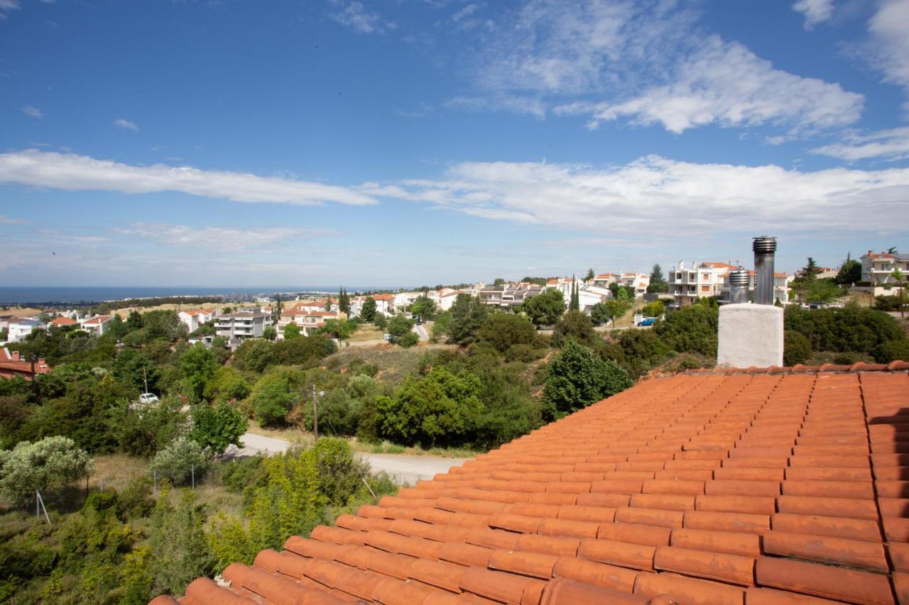 Τraditional Fully Detached Villa On A Luxurious Hillock Of Thessaloniki With Its Own Garden Also For Family & Wedding Gatherings For 10 To 25 People Only 15 Minutes From Airport 外观 照片