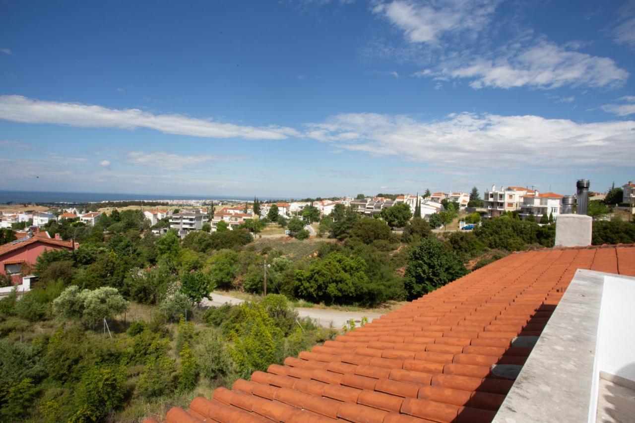 Τraditional Fully Detached Villa On A Luxurious Hillock Of Thessaloniki With Its Own Garden Also For Family & Wedding Gatherings For 10 To 25 People Only 15 Minutes From Airport 外观 照片