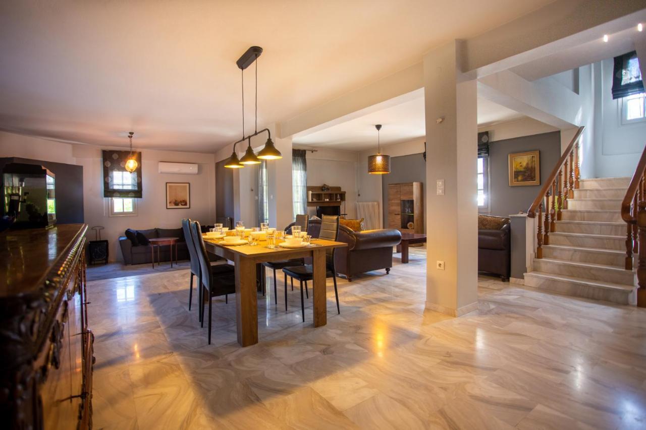 Τraditional Fully Detached Villa On A Luxurious Hillock Of Thessaloniki With Its Own Garden Also For Family & Wedding Gatherings For 10 To 25 People Only 15 Minutes From Airport 外观 照片