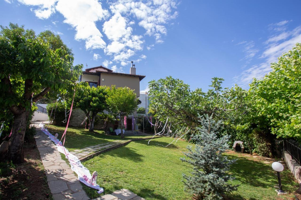 Τraditional Fully Detached Villa On A Luxurious Hillock Of Thessaloniki With Its Own Garden Also For Family & Wedding Gatherings For 10 To 25 People Only 15 Minutes From Airport 外观 照片